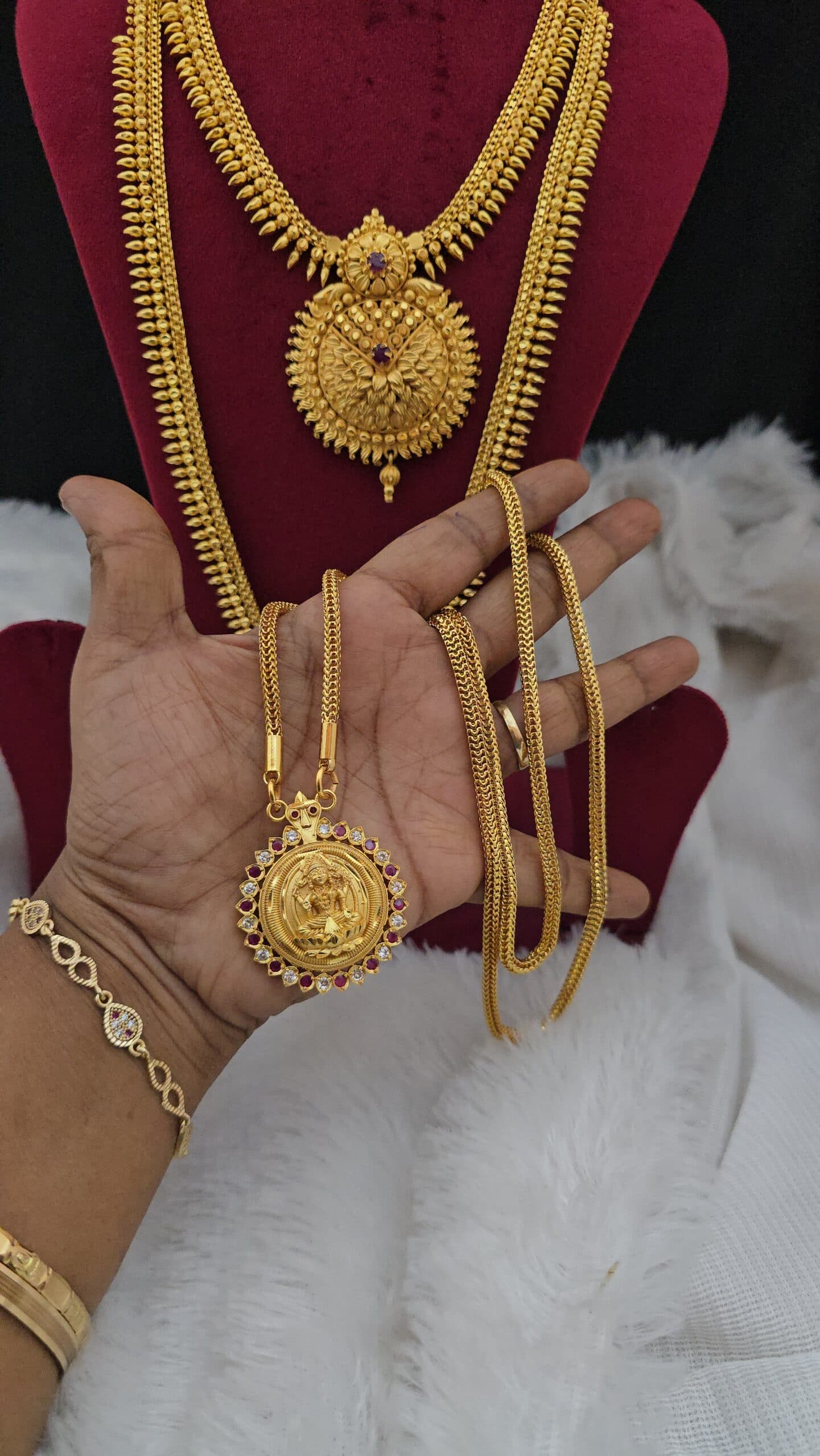 Premium foaming 32 inch ad stone lakshmi dollar chain