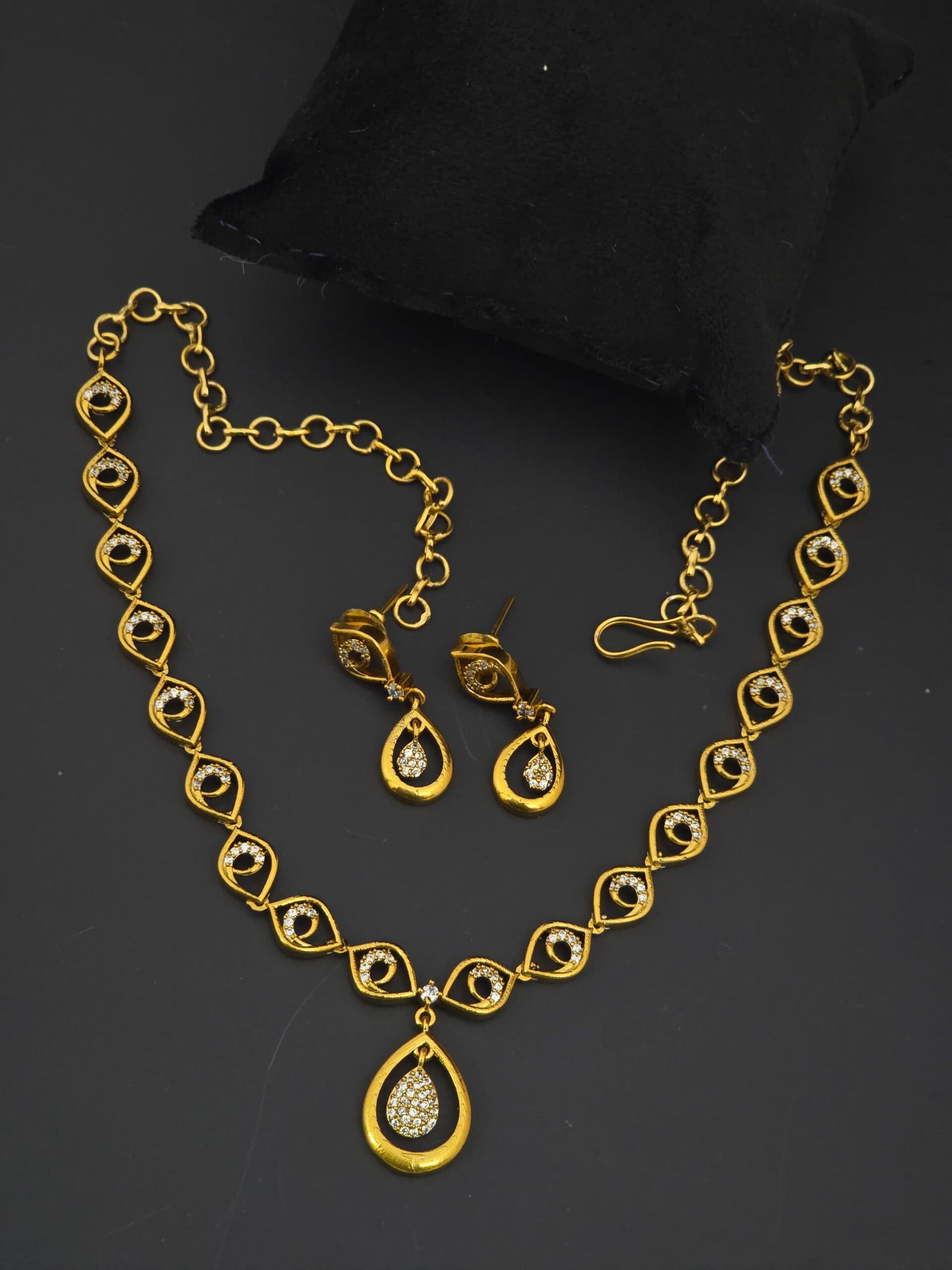 Premium matt necklace with earings