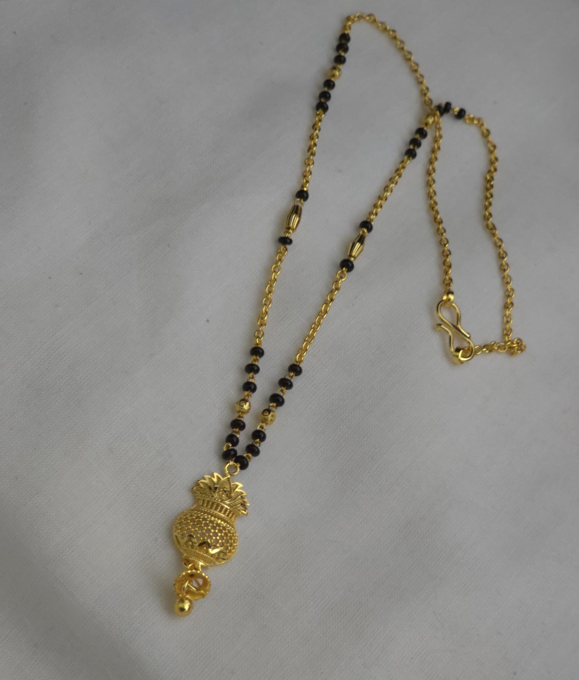 Black beads dollar chain