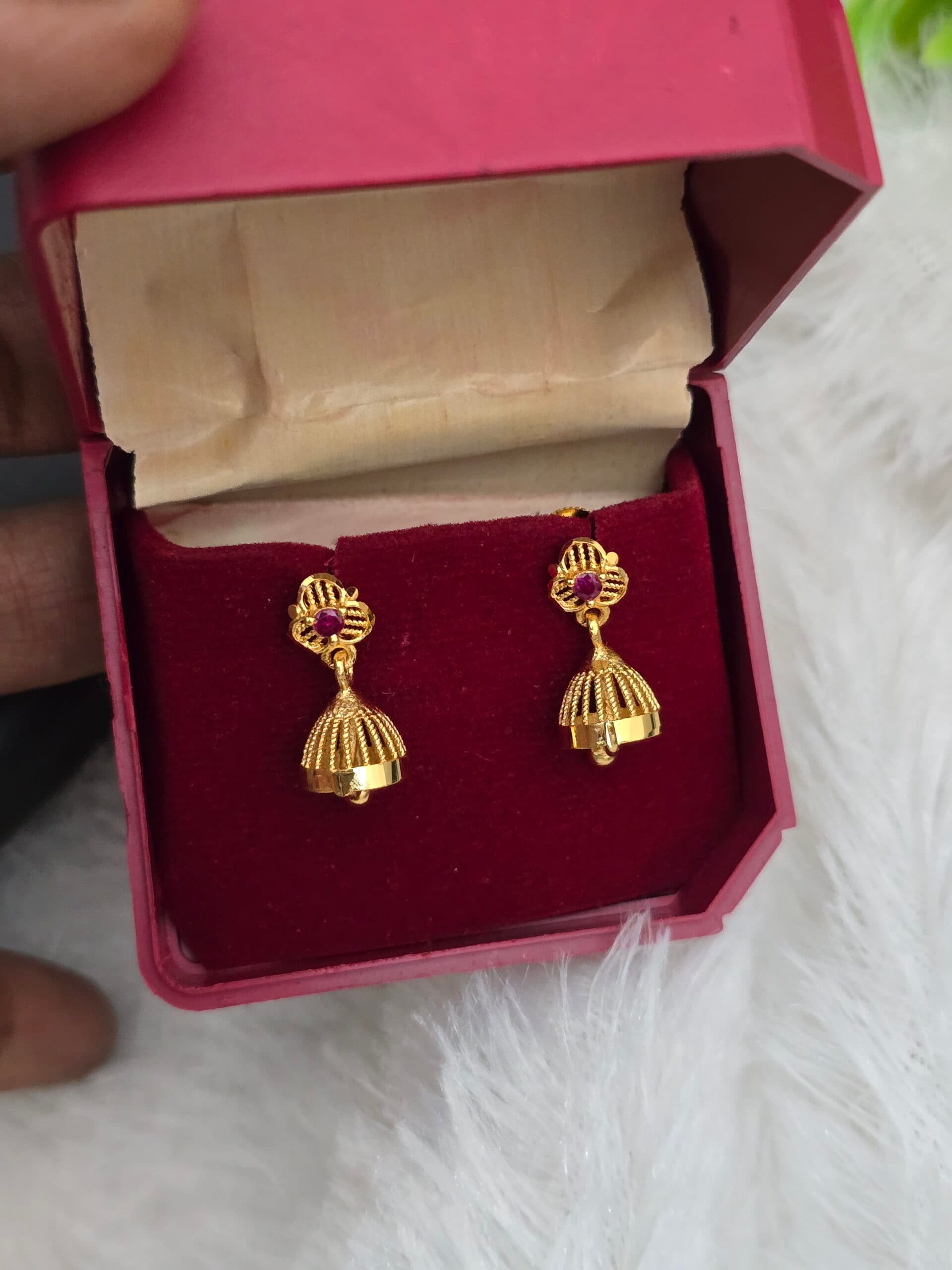 Premium foaming ad stone jhumka