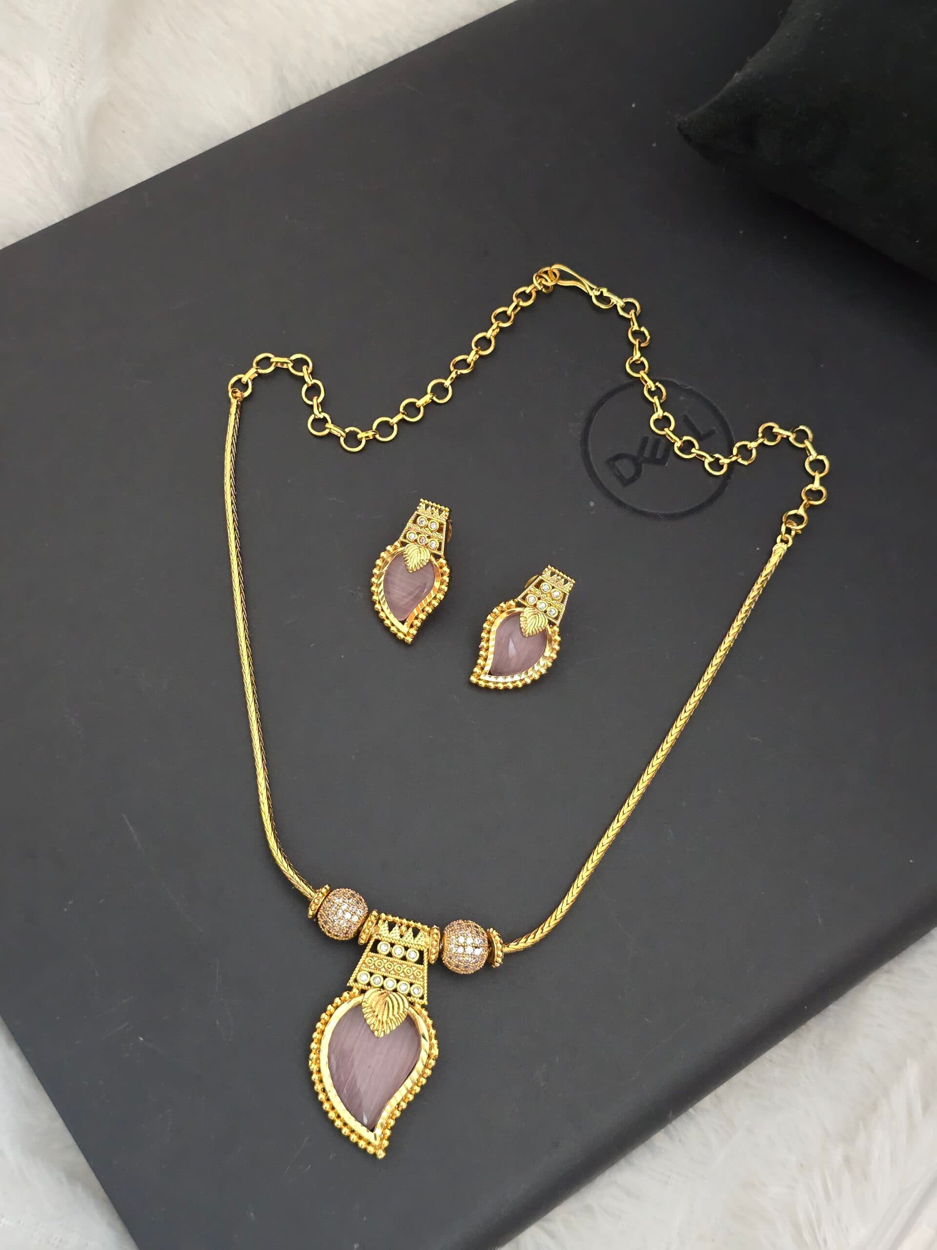 Premium matt necklace with earing