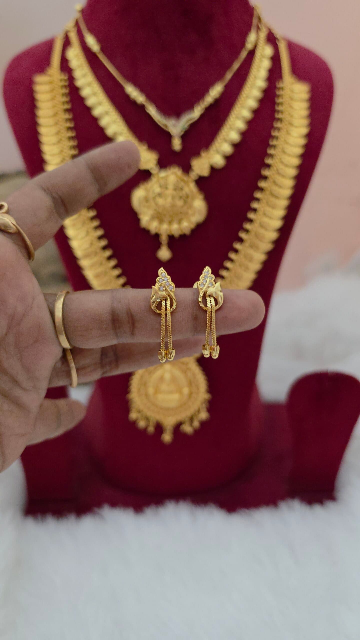 Premium foaming ad stone chain drops earing.