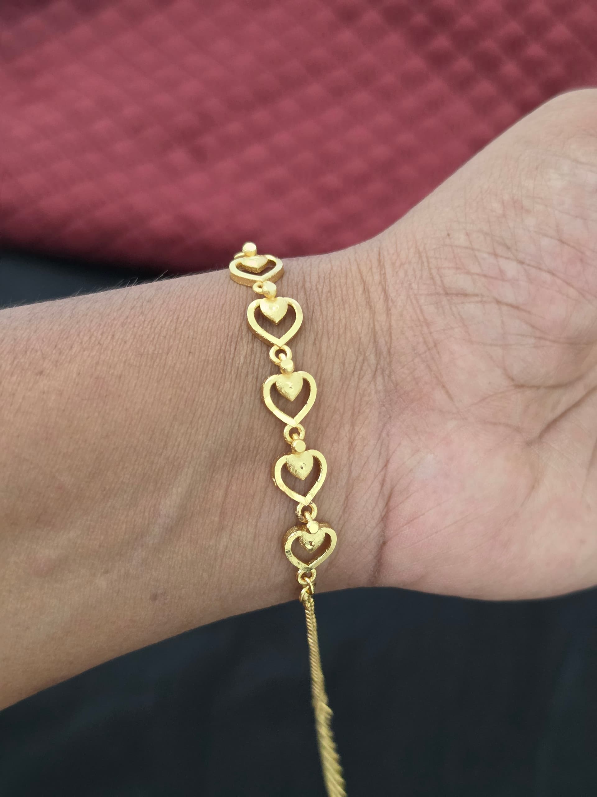 Premium foaming heart bracelet