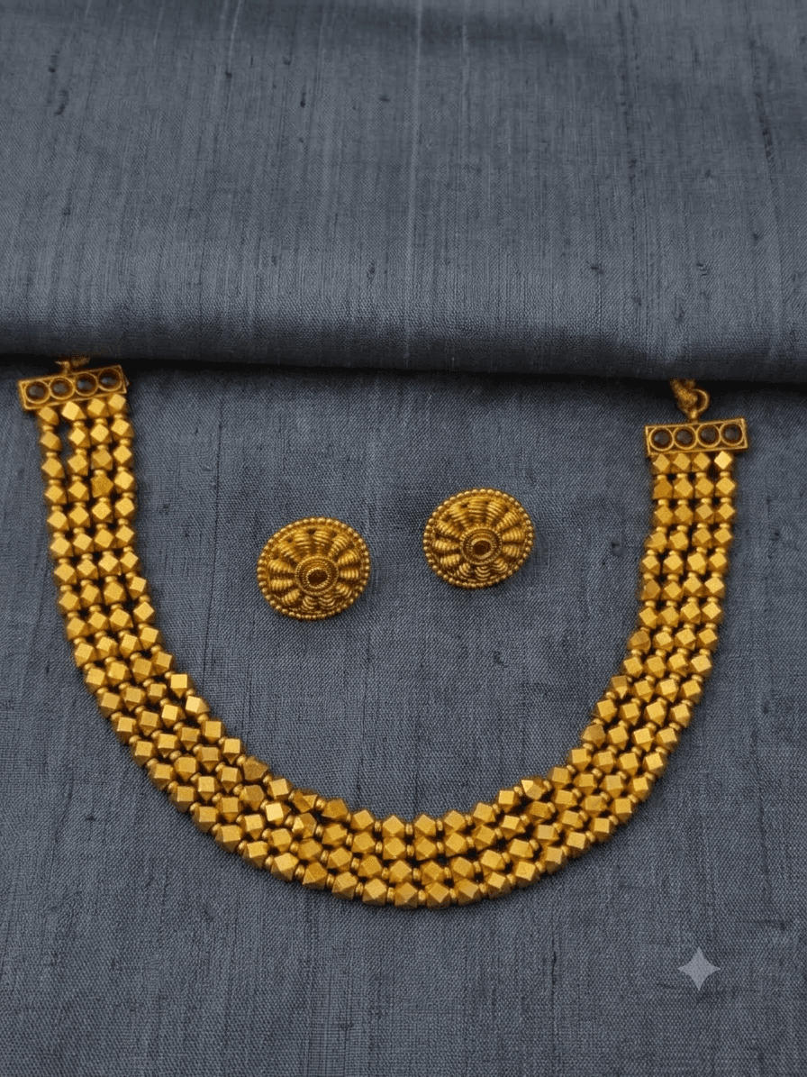 Premium matt celebrity inspired uru necklace with earings