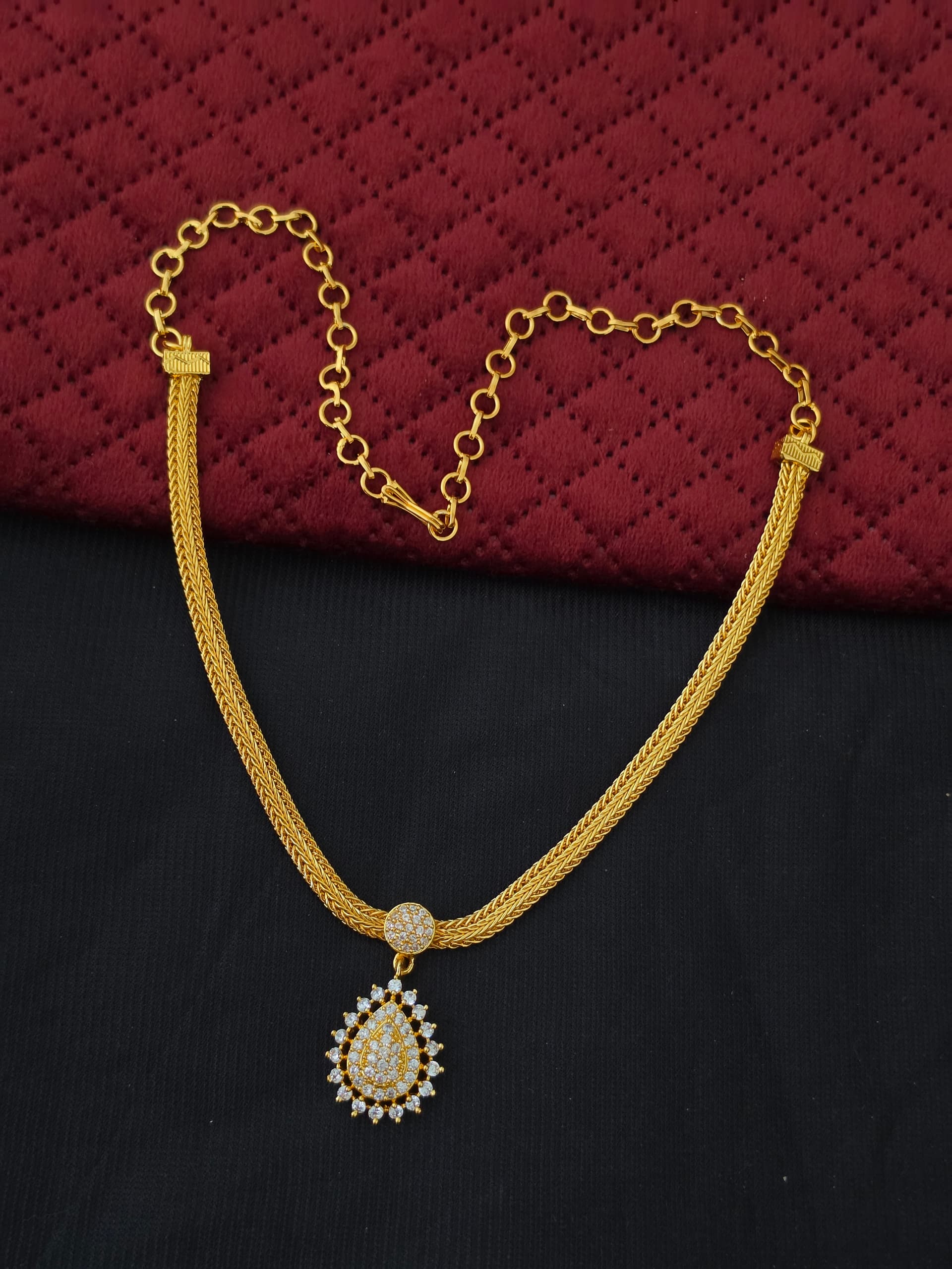 Premium foaming ad stone necklace